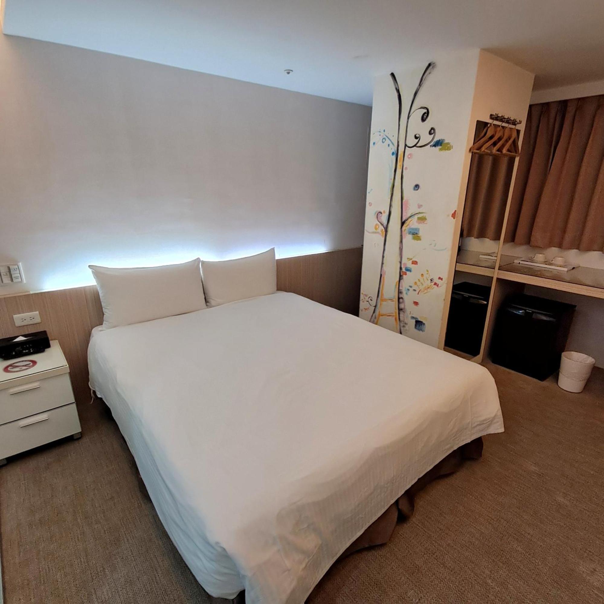 Morwing Hotel Fuzhong Taipeh Exterior foto