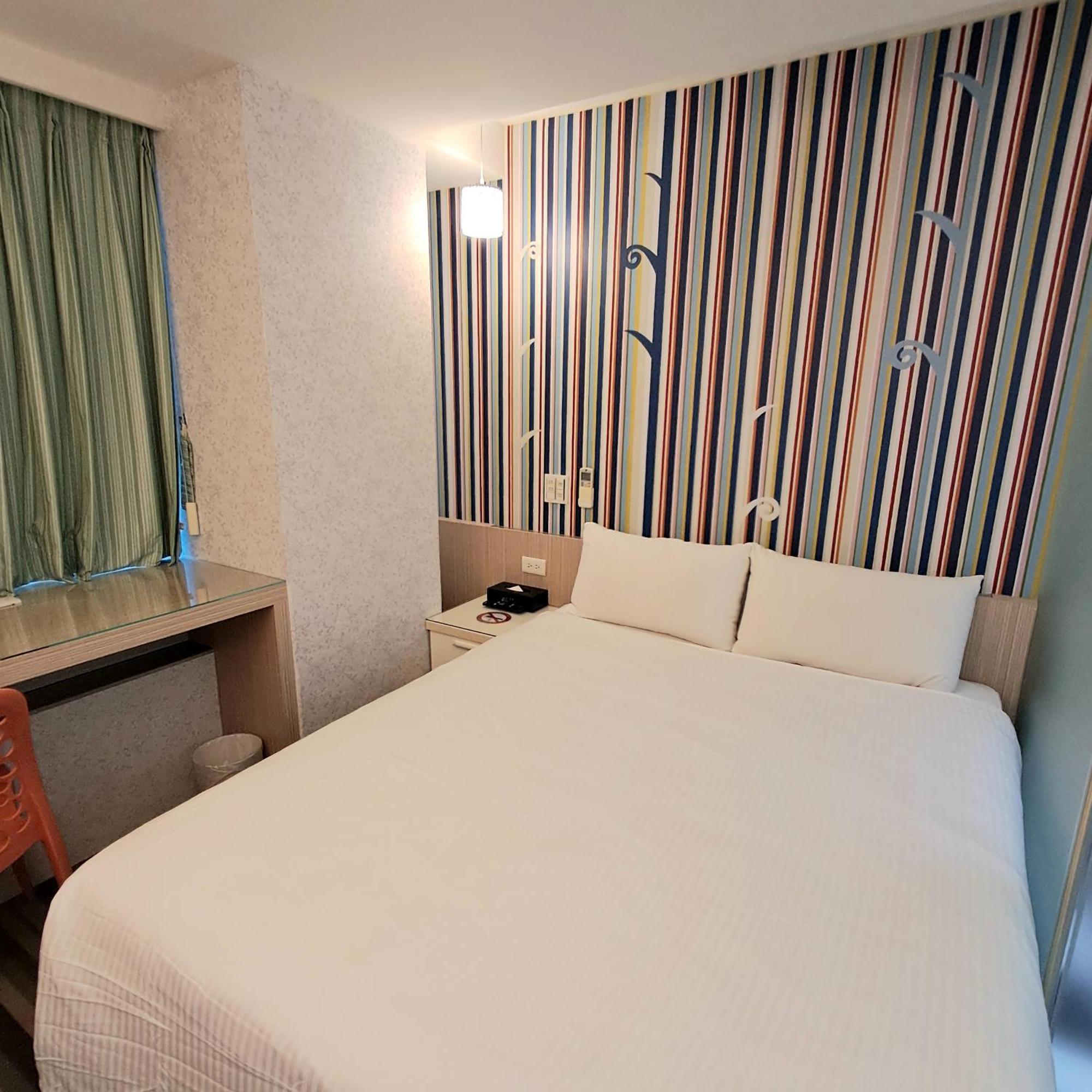 Morwing Hotel Fuzhong Taipeh Exterior foto